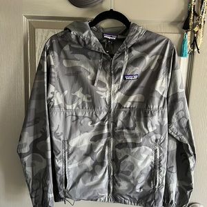 Patagonia light windbreaker